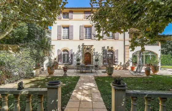 Authentic 17th-century bastide, fully renovated, with swimming pool