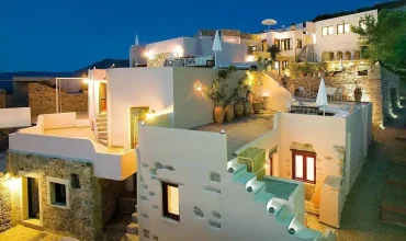 HOTEL SFAKA 3.842 m. from the sea