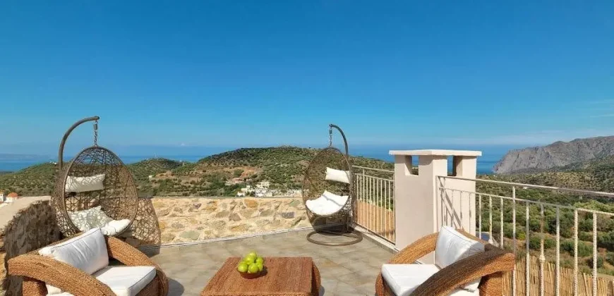 HOTEL SFAKA 3.842 m. from the sea