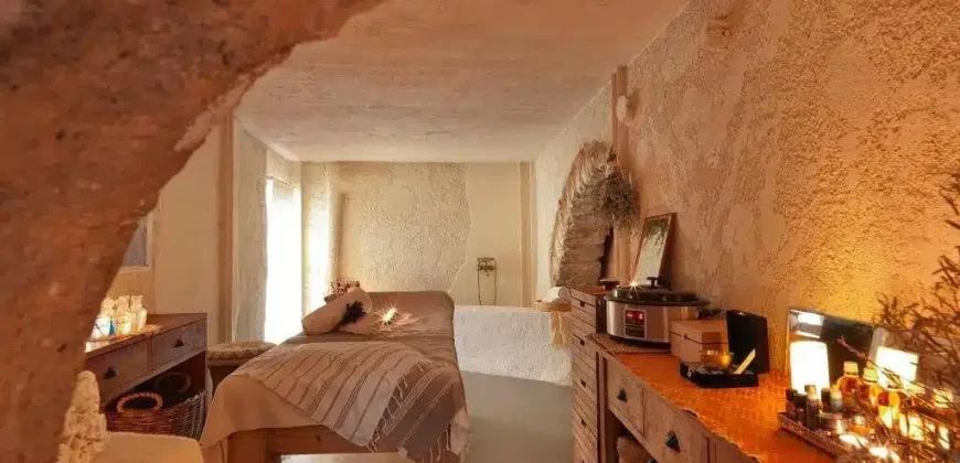 HOTEL SFAKA 3.842 m. from the sea