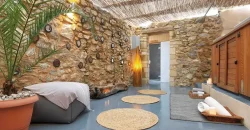 HOTEL SFAKA 3.842 m. from the sea