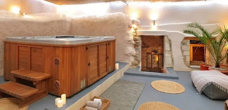 HOTEL SFAKA 3.842 m. from the sea