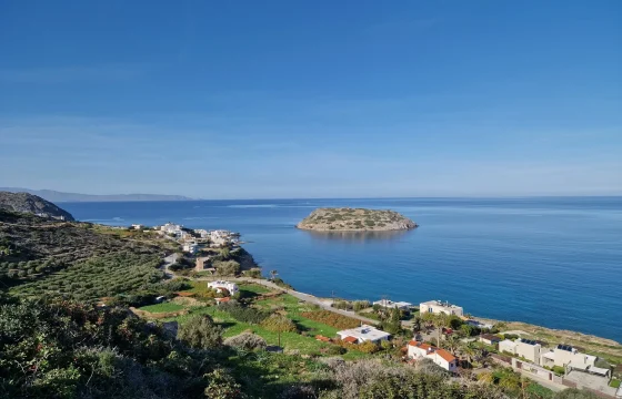 LAND MOCHLOS 150 m. from the sea