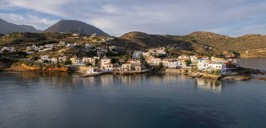 LAND MOCHLOS 150 m. from the sea