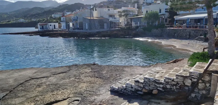 LAND MOCHLOS 150 m. from the sea