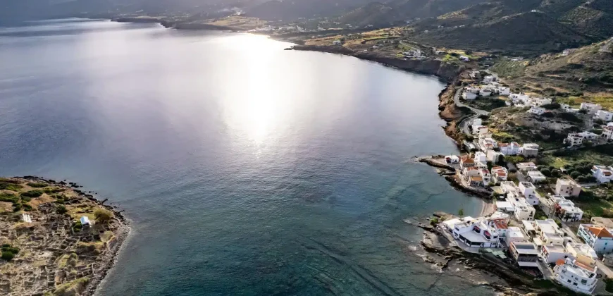 LAND MOCHLOS 150 m. from the sea