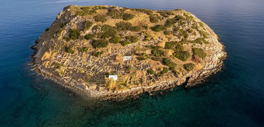 VILLA MOCHLOS Luxury villa with swimming pool